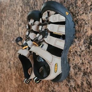 Kids Keen Sandals Size 1
